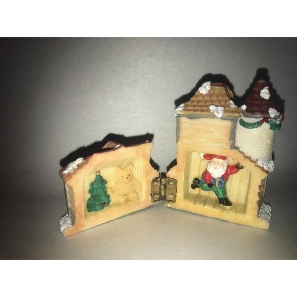 K’s Collection Figurines, Santa house, opens to Santa/Teddy/Tree Christmas - Picture 2 of 13